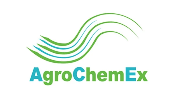 Logotipo de AgroChemEx 2026 con un diseño de ondas verdes y azules, que representa el comercio mundial de productos agroquímicos y el evento dedicado a la protección de cultivos.